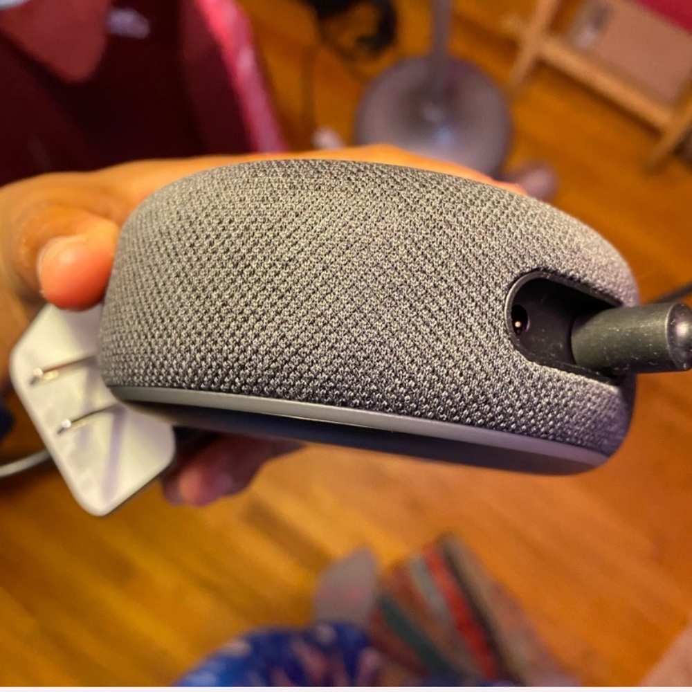 Google speaker - Picture 2 of 3